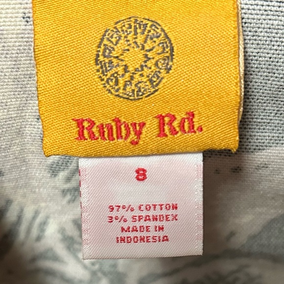 Woman’s Jacket - Picture 3 of 3